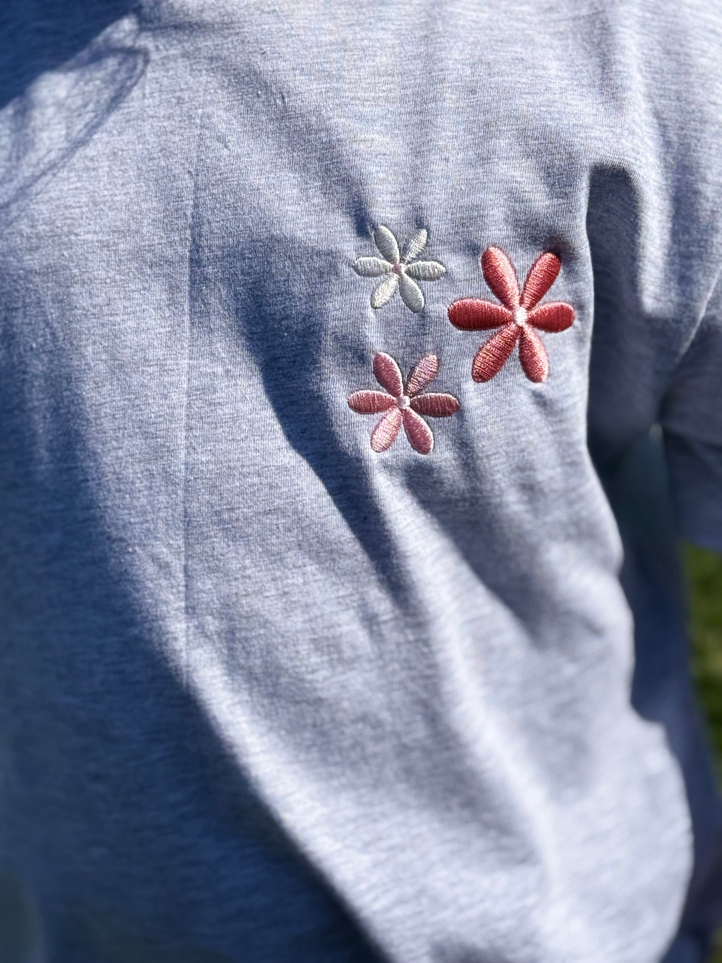 Blwmin’ Lyfli Tee